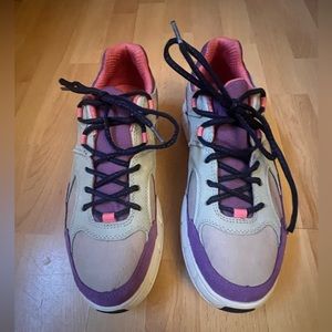 Ugg sneakers Miwo trainer low size 11 great pink color way NWT
